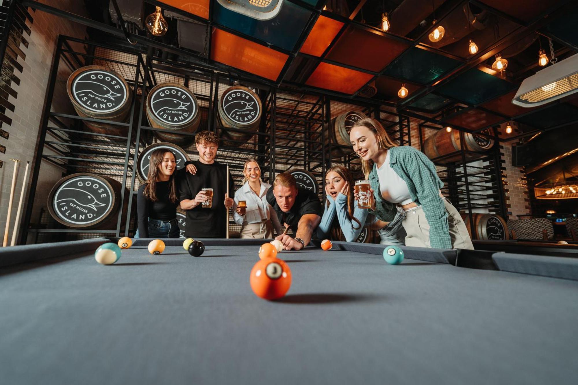 Hotel Five Luxe Dubai Esterno foto Pool players