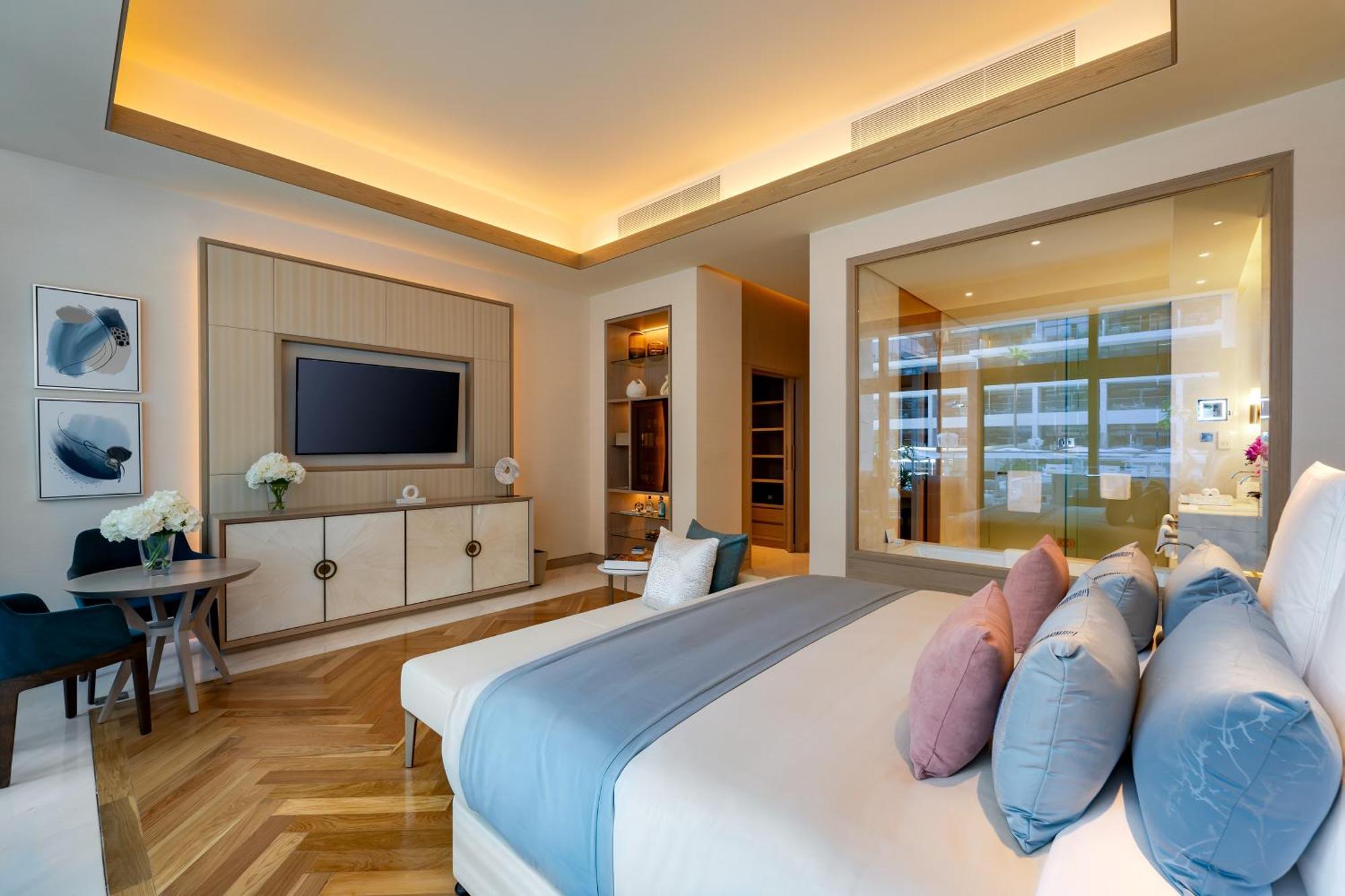 Hotel Five Luxe Dubai Esterno foto A bedroom at the hotel