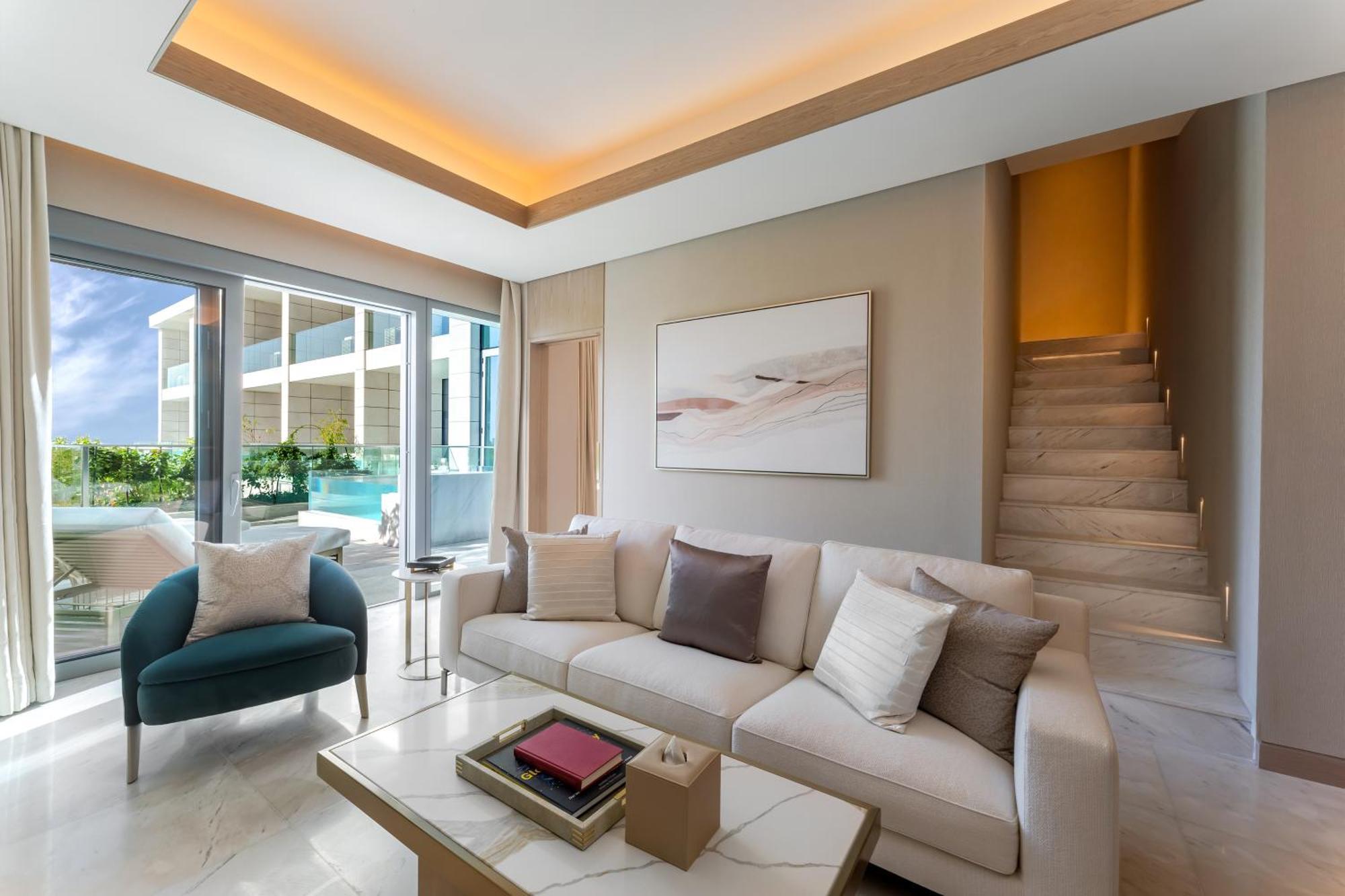 Hotel Five Luxe Dubai Esterno foto Living room